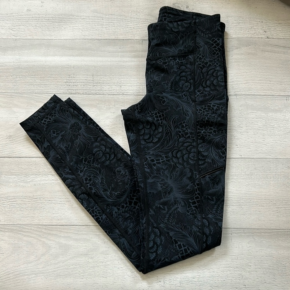 Lululemon Speedβ Up Tight 28β sz 4
